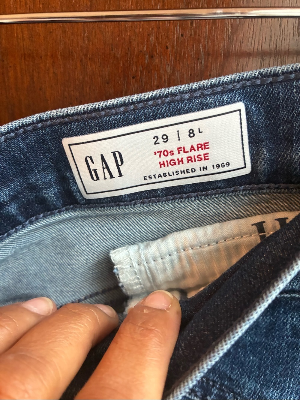 GAP ’70s Flare High Rise Jeans | Dark Wash | Size 29 Long - Picture 4 of 8
